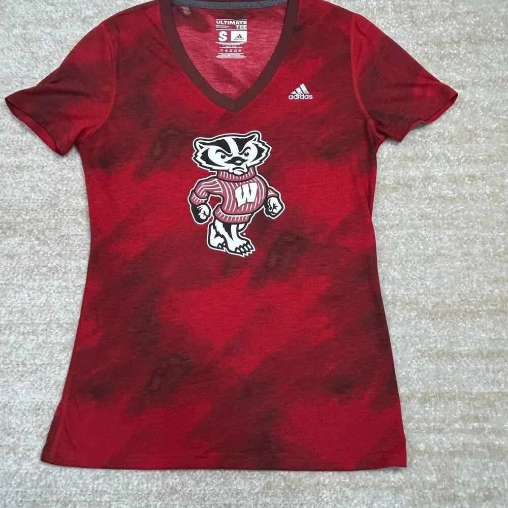 Adidas T-Shirt Womens S Wisconsin Bucky Badger V-Neck Climalite Red Graphic Tee